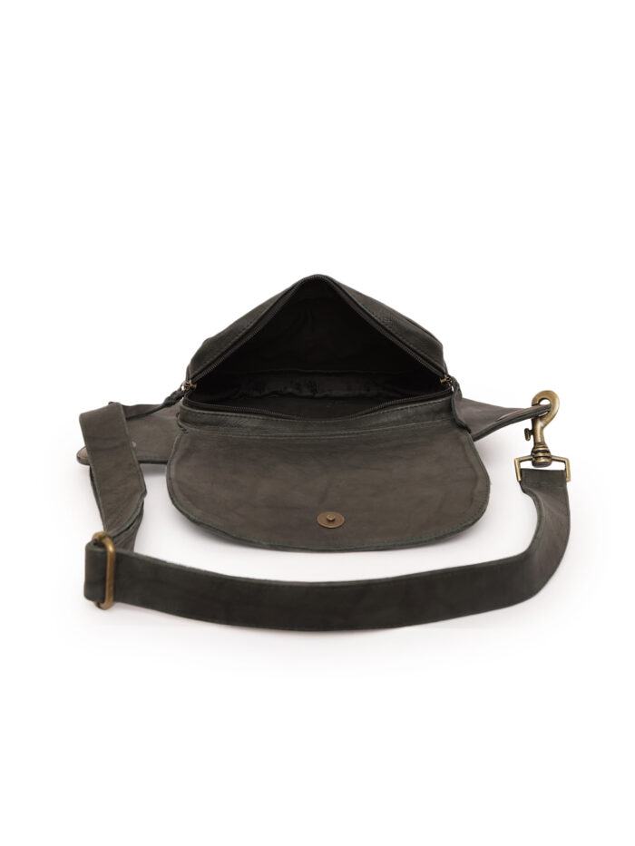 Antique Black Leather Waist Pouch – Minimalist Belt Bag | Dario Lario UK