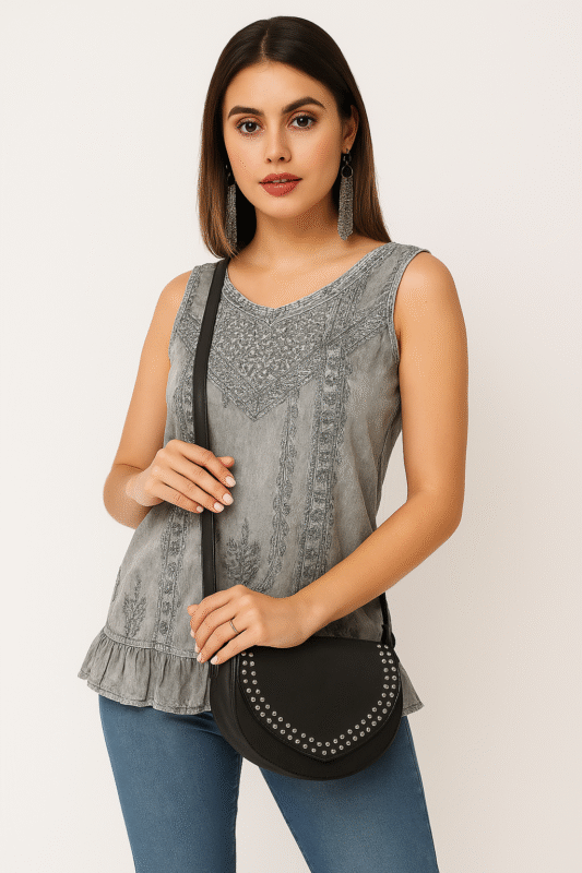 Black leather studded thigh bag with adjustable straps – Dario Lario waist pouch