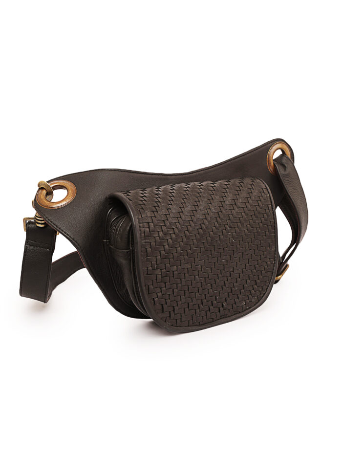 Black leather waist pouch with handwoven flap and adjustable strap – Dario Lario artisan edition
