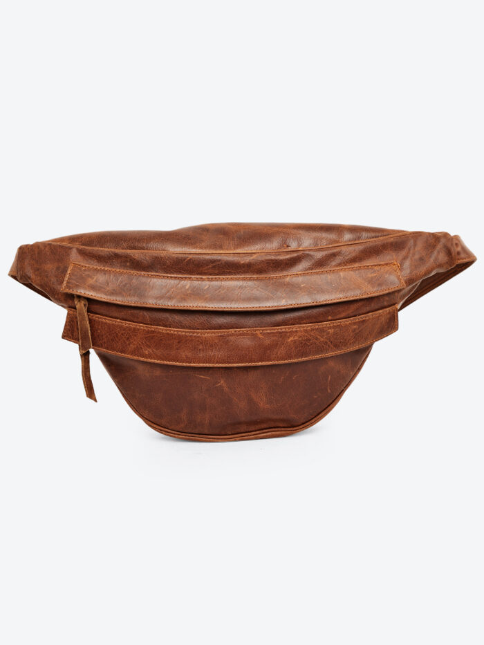 Classic brown leather waist pouch by Dario Lario – handmade everyday belt bag