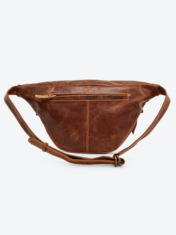 Classic brown leather waist pouch by Dario Lario – handmade everyday belt bag