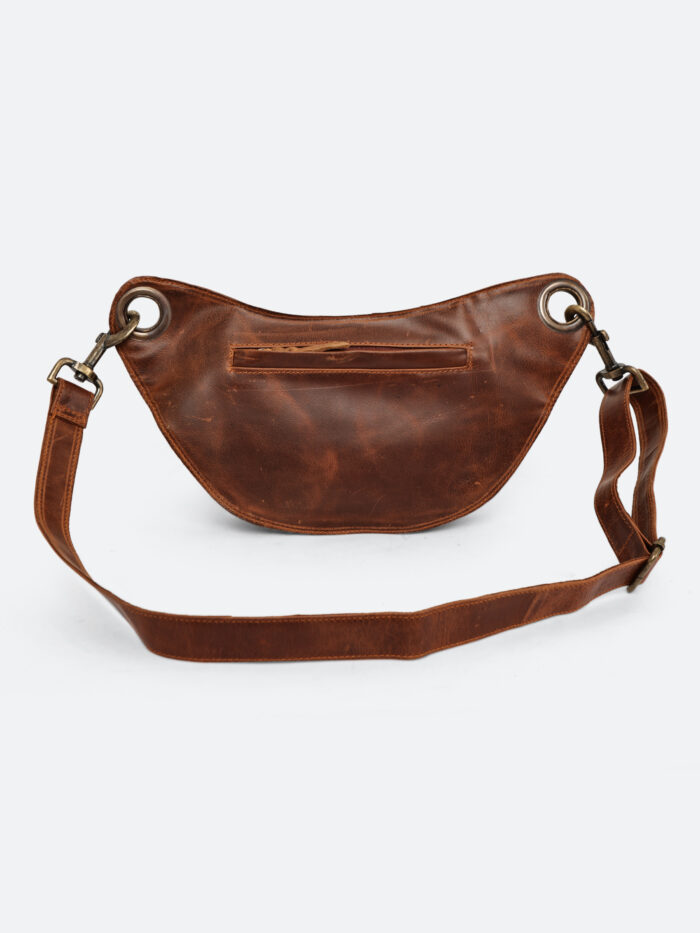 Handwoven leather waist pouch by Dario Lario – artisan vintage belt bag