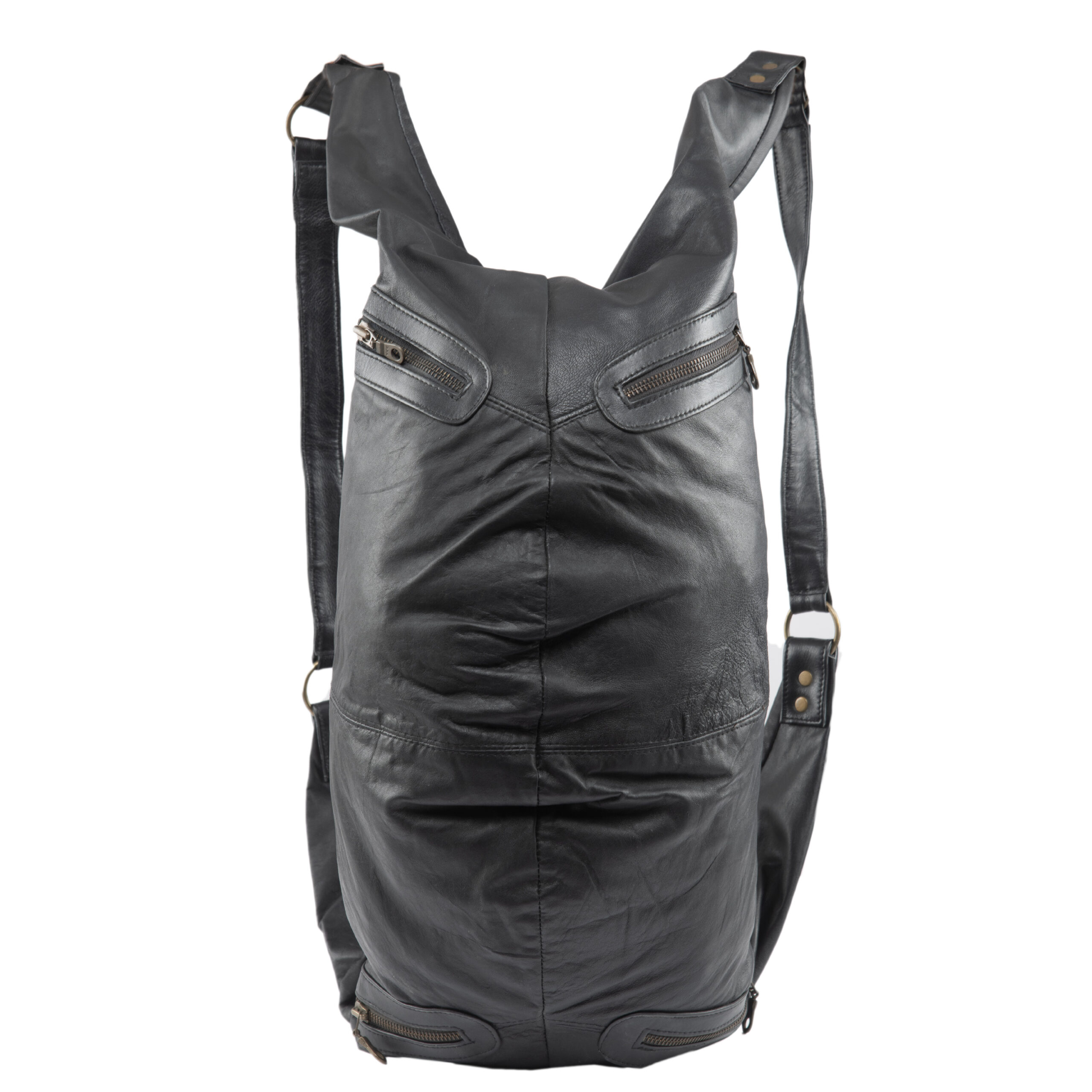 “Black leather travel bag worn over the shoulder by a model, featuring a soft structured design and zip compartments (8) “Black leather travel bag worn over the shoulder by a model, featuring a soft structured design and zip compartments.”